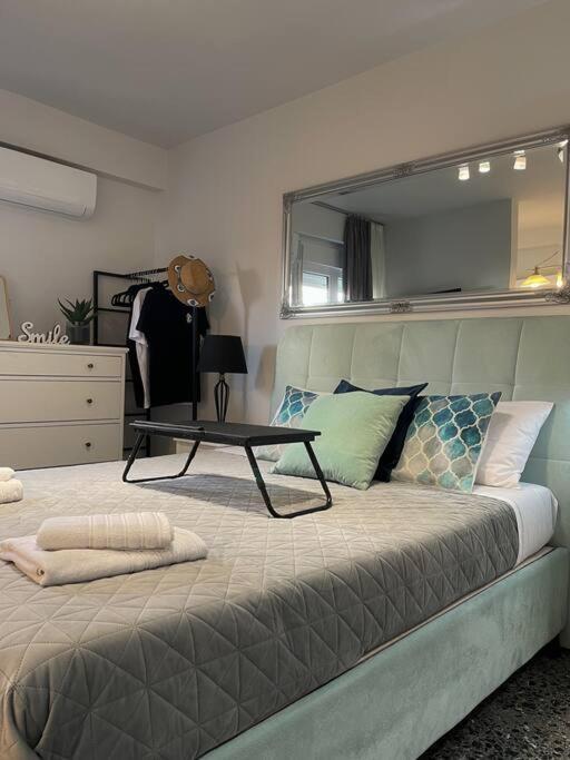 Chic Apt Near Acropolis - Avdi Square Афіни Екстер'єр фото