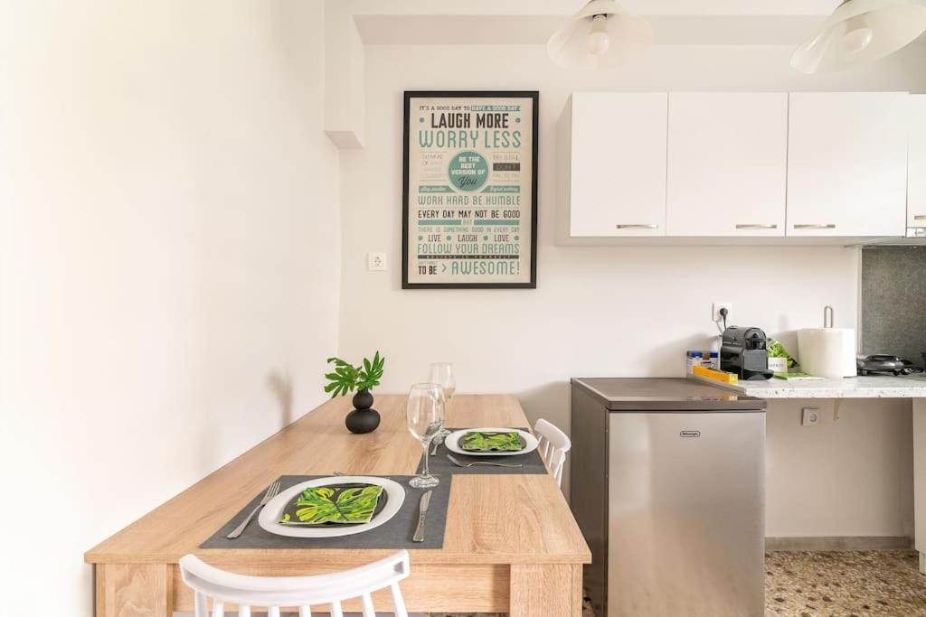 Chic Apt Near Acropolis - Avdi Square Афіни Екстер'єр фото