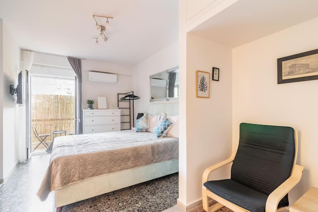 Chic Apt Near Acropolis - Avdi Square Афіни Екстер'єр фото
