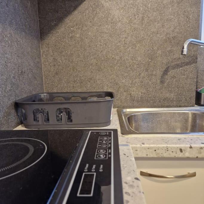 Chic Apt Near Acropolis - Avdi Square Афіни Екстер'єр фото